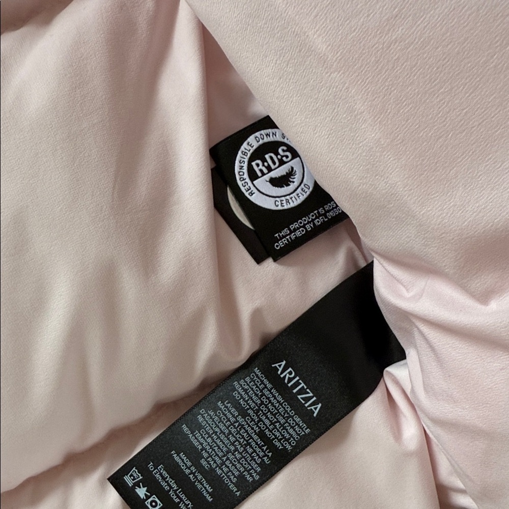 Aritzia Super Puff cliMATTE - Picture 6 of 12